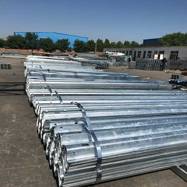 Pasos de instalación de postes de barandigalvani.